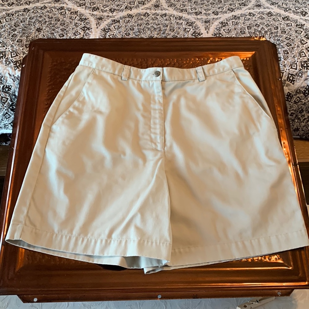 Liz Claiborne light khaki shorts Size 12